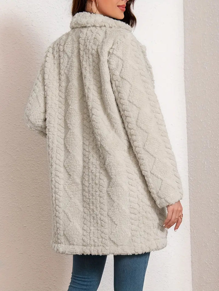 Léa - Cozy Faux Fur Coat